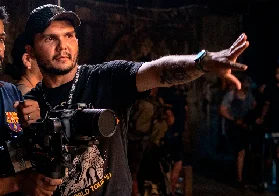 Alex Rocha - Diretor de Cinema e Fotografia em set de filmagem audiovisual